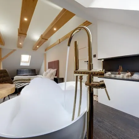 Apartament Heaven - 115 M2 - Kominek Oraz Wanna W Sypialni , Parking カトヴィツェ