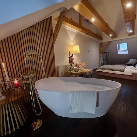 Luxury Heaven Apartment - 116 M2 Fireplace 3 Bedroom - Free Parking