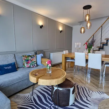 Daire Luxury Heaven Apartment - 116 M2 Fireplace 3 Bedroom - Free Parking