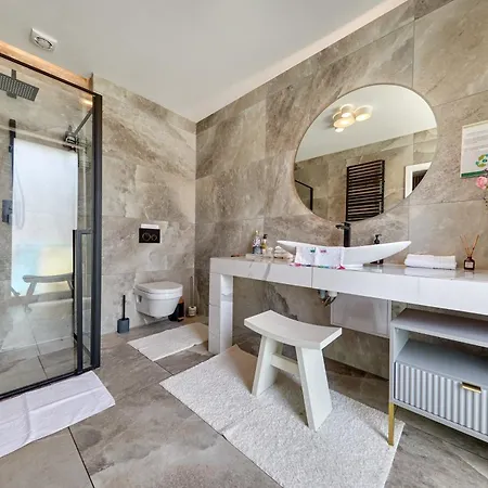 Luxury Heaven Apartment - 116 M2 Fireplace 3 Bedroom - Free Parking Daire