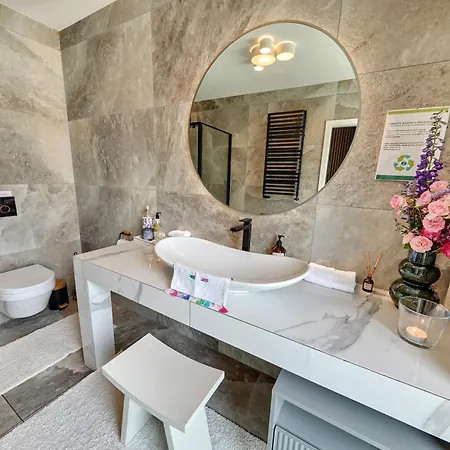 Luxury Heaven Apartment - 116 M2 Fireplace 3 Bedroom - Free Parking Apartmán *