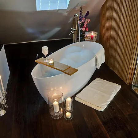 Luxury Heaven Apartment - 116 M2 Fireplace 3 Bedroom - Free Parking Apartmán